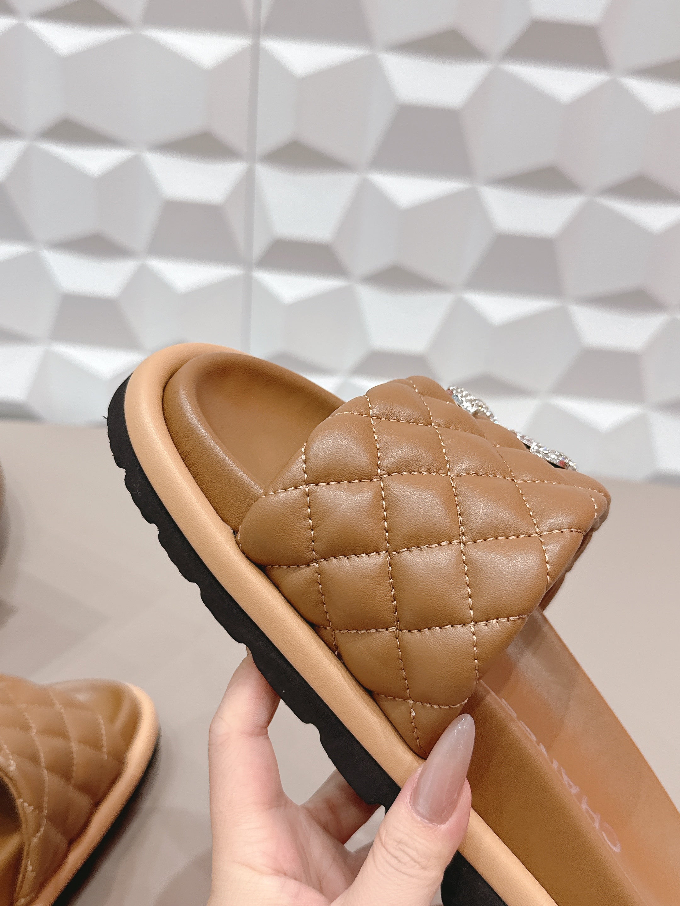 CC 26s Sandals Double C Buckle Brown Quilted Leather 613268