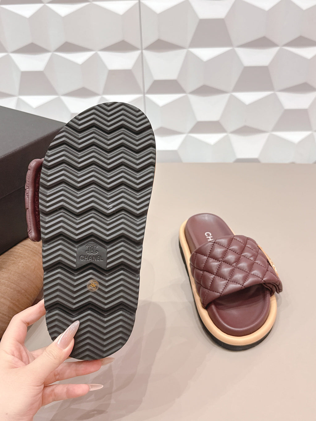 CC 26s Sandals Buckle Burgundy Quilted Leather 613272