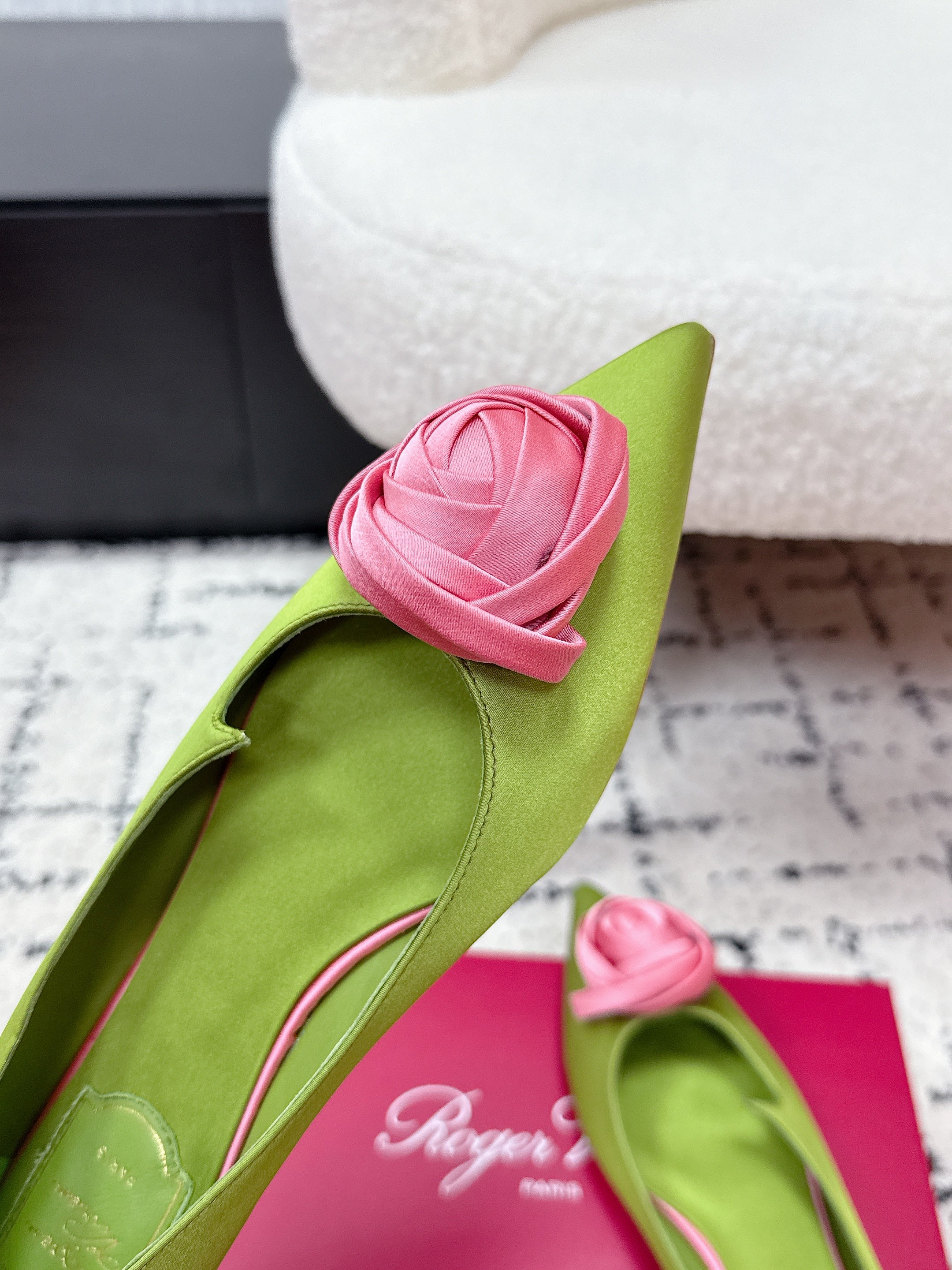 RV Rose Vivier Flower Slingback Flat Pink Green Satin 617284