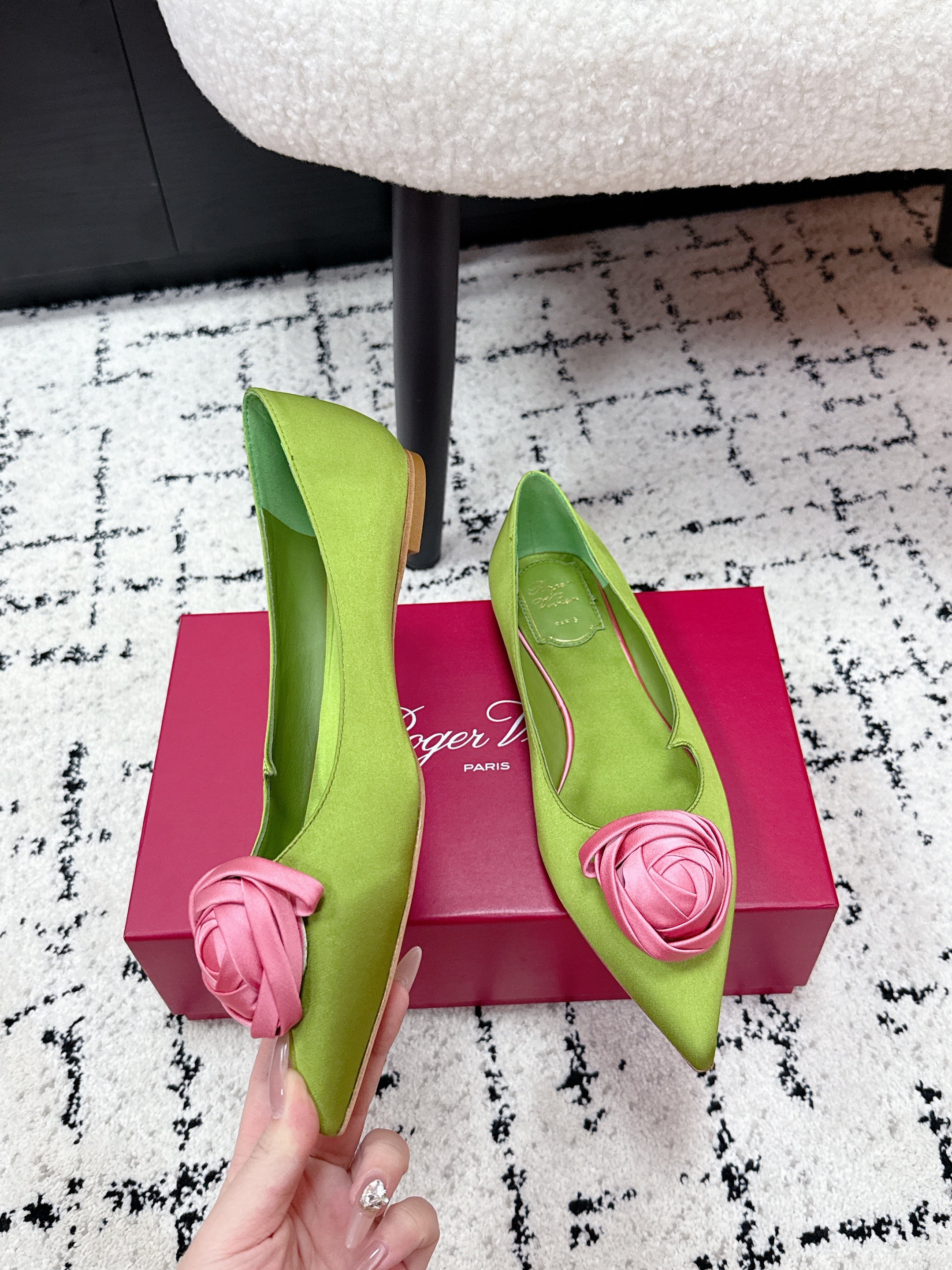 RV Rose Vivier Flower Slingback Flat Pink Green Satin 617284