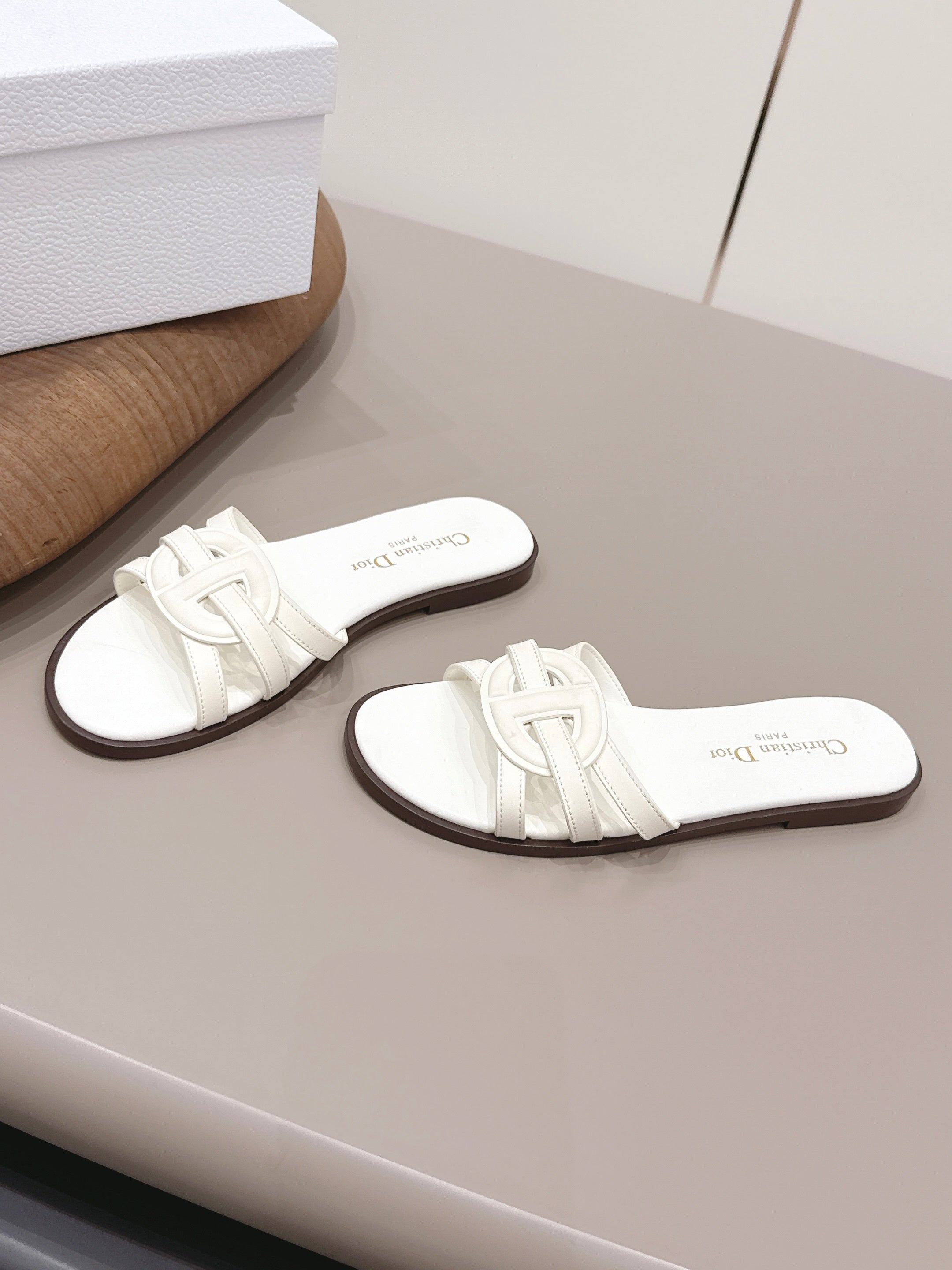 CD 26s D-Club Slide Sandal White Calfskin 738248