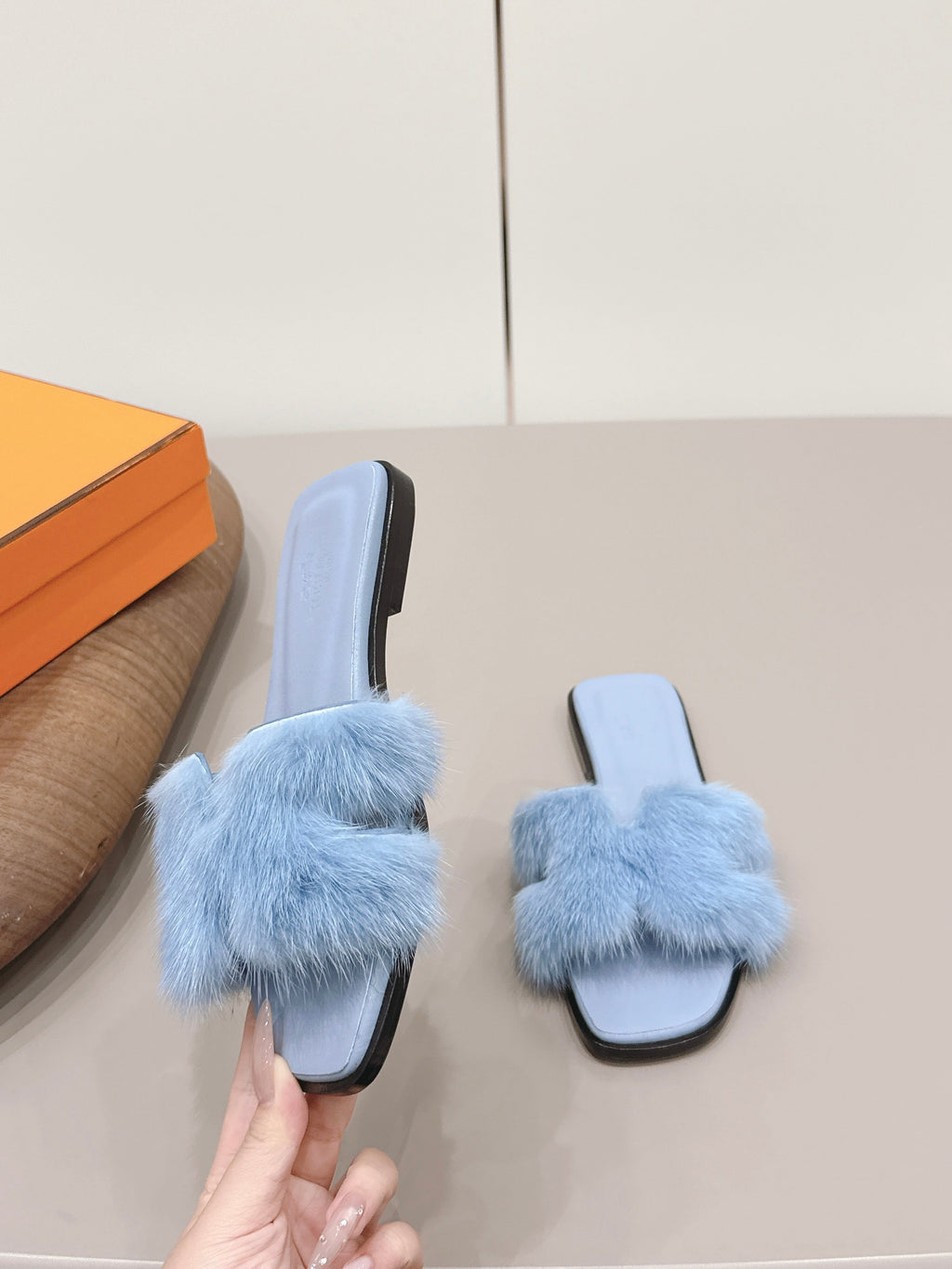 HM 25 Oran Light Blue Fur Leather 738413