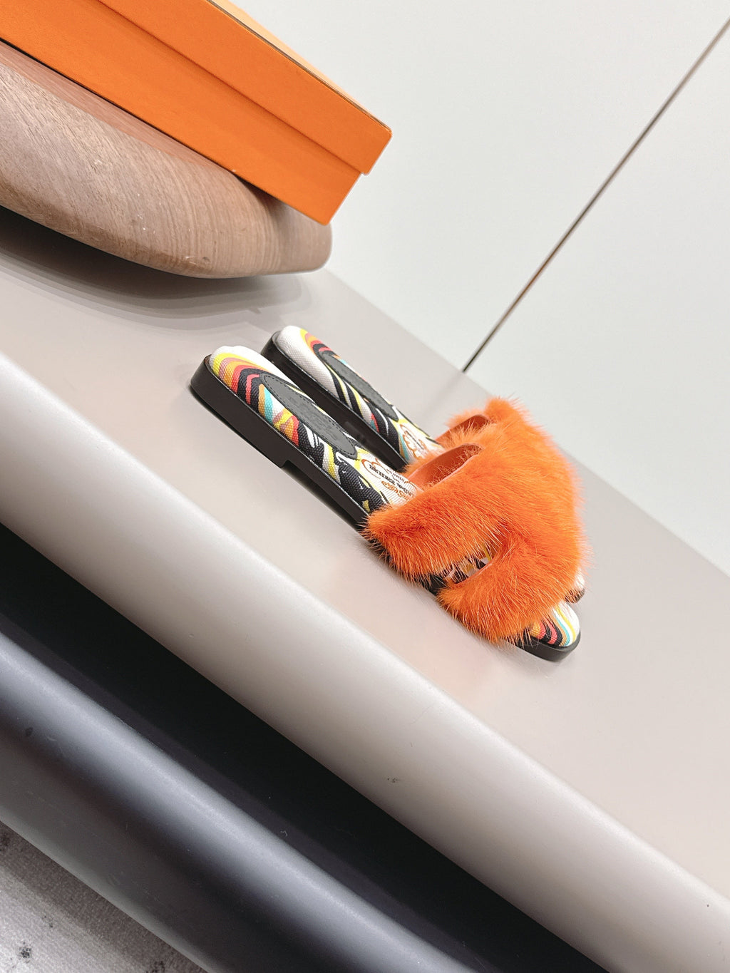 HM 25 Oran Orange Colorful Fur Canvas 738410