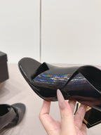 CC 26s Round-Toe Square-Heeled Sandals 7.5cm Black Leather