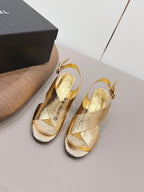 CC 26s Round-Toe Square-Heeled Sandals 7.5cm Gold Leather
