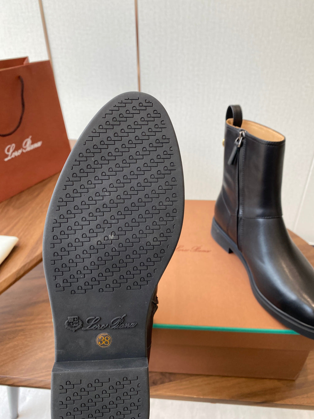 LP latest short boots black calfskin 388110