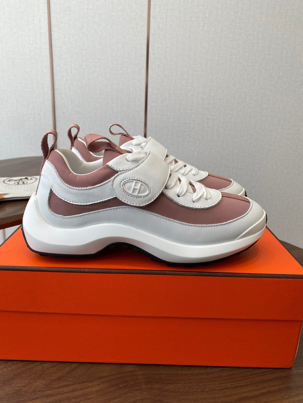 HM couple's sneakers white pink rubber material