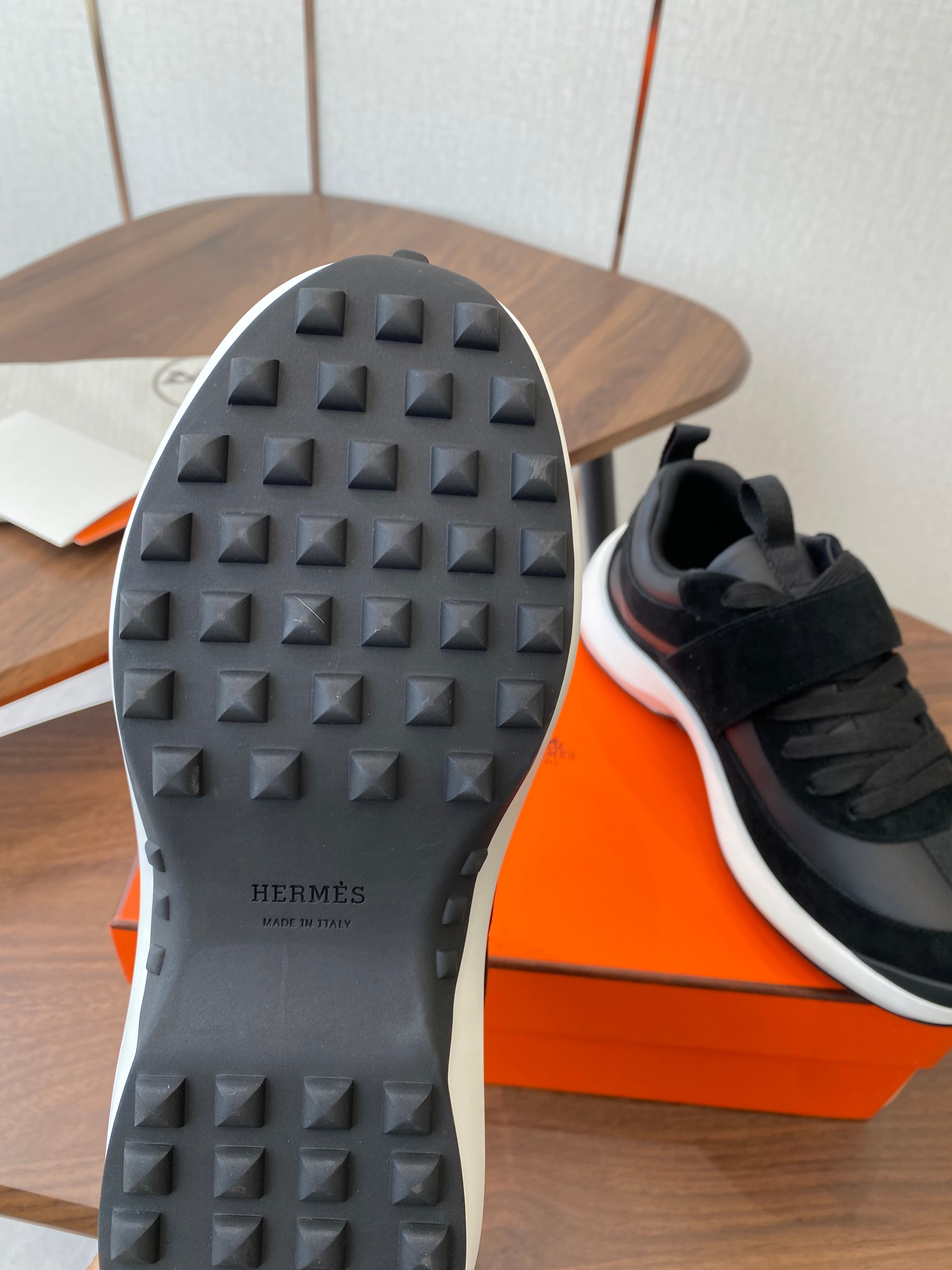HM couple's sneakers black white beige suede