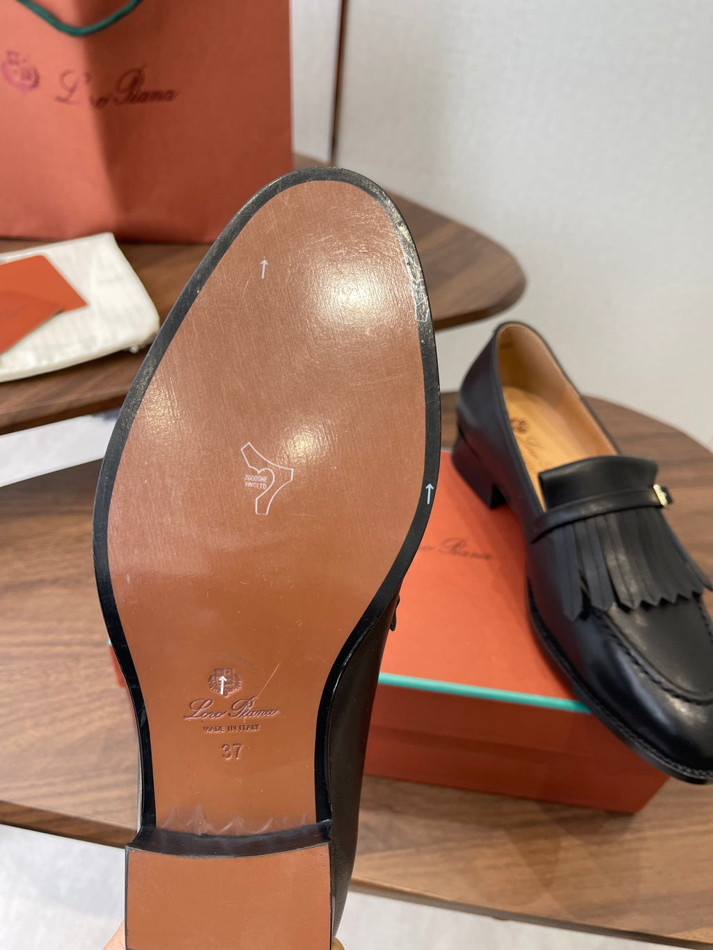 LP 26SS Loafers Black Lambskin 579621