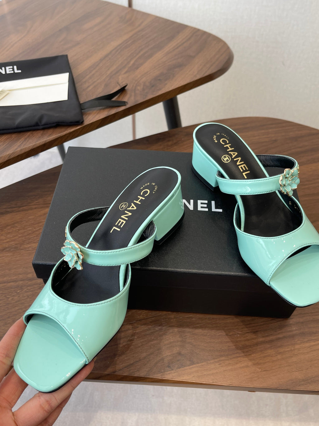 CC 26s Camellia Sandals 4.5cm Light Blue Patent Leather 624227