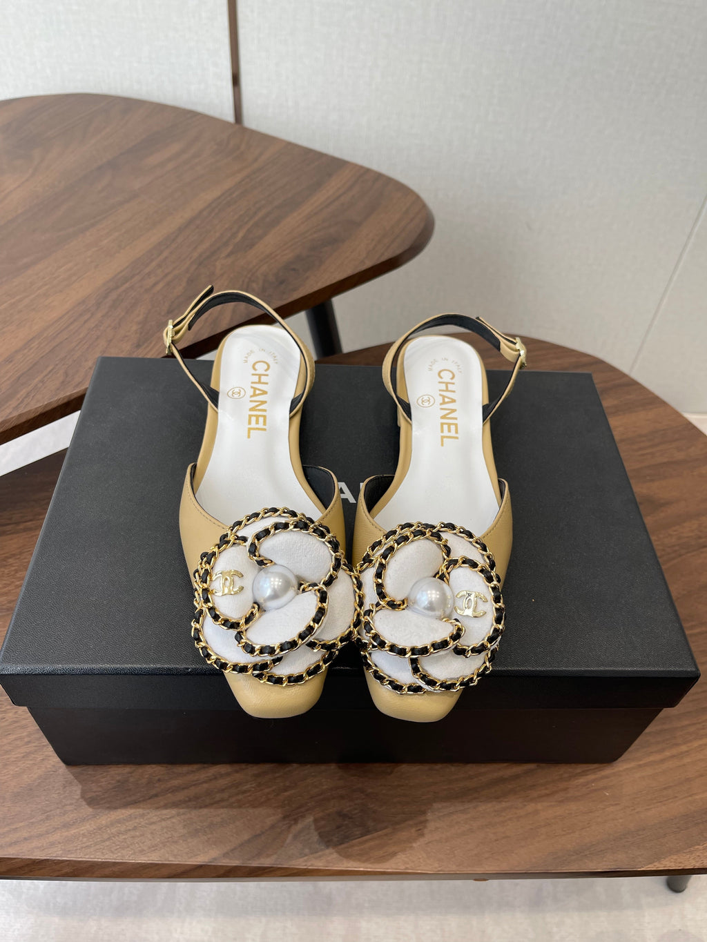 CC Classic Camellia Flat Slingback Beige White Leather 624231