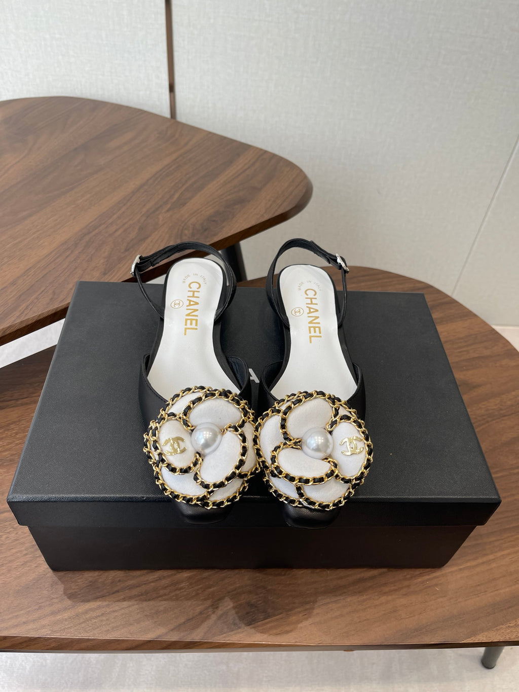 CC Classic Camellia Flat Slingback Black White Leather 624232