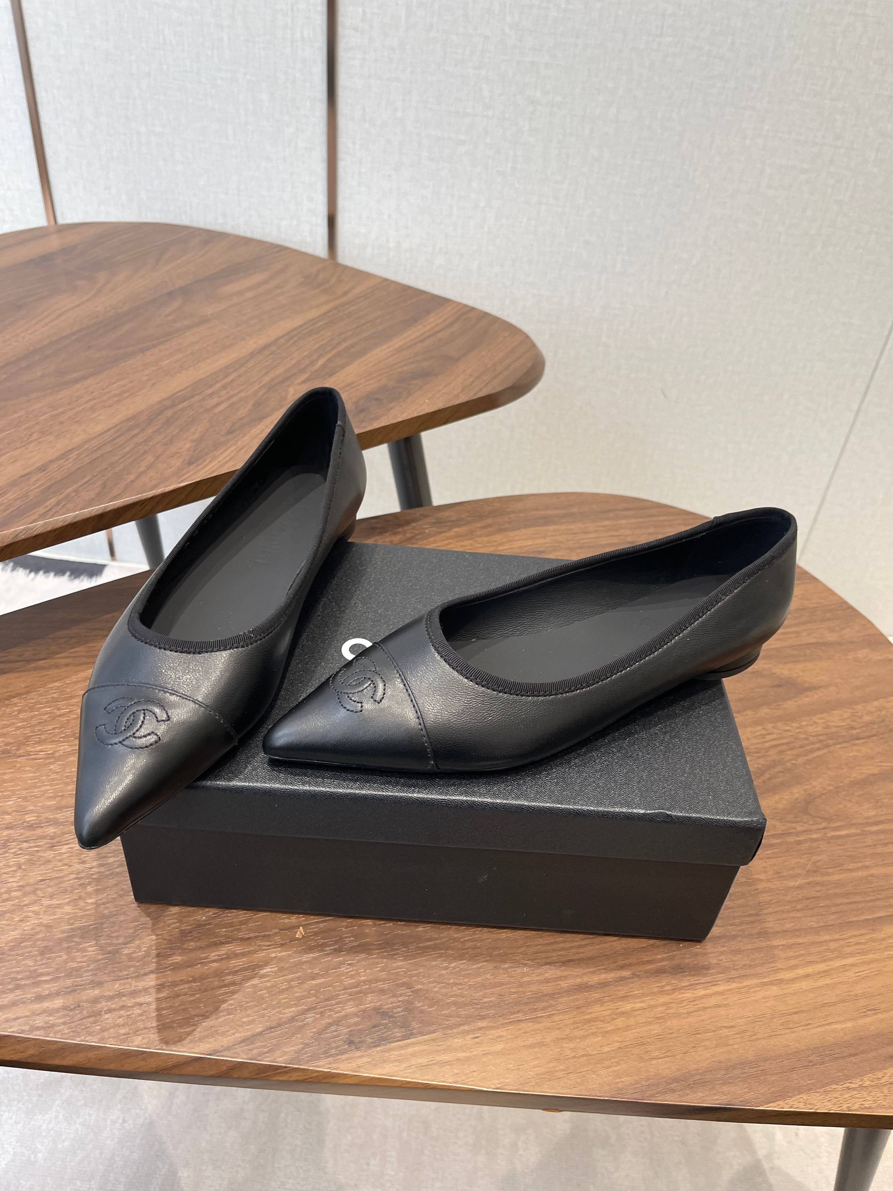 CC 26s Ballet Flats Black Lambskin 624238
