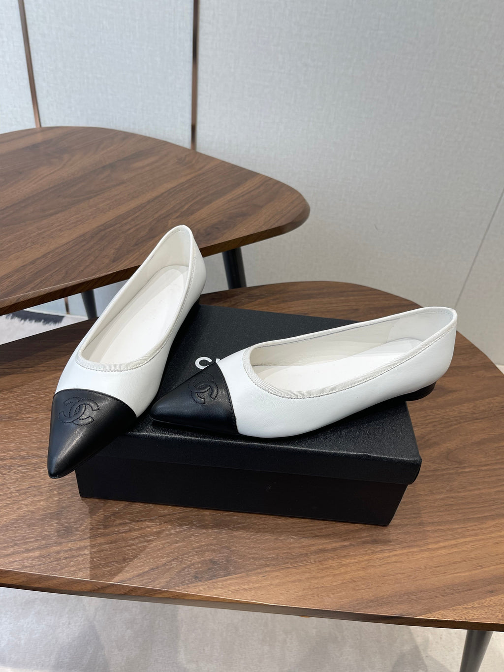 CC 26s Ballet Flats White Black Lambskin 624239