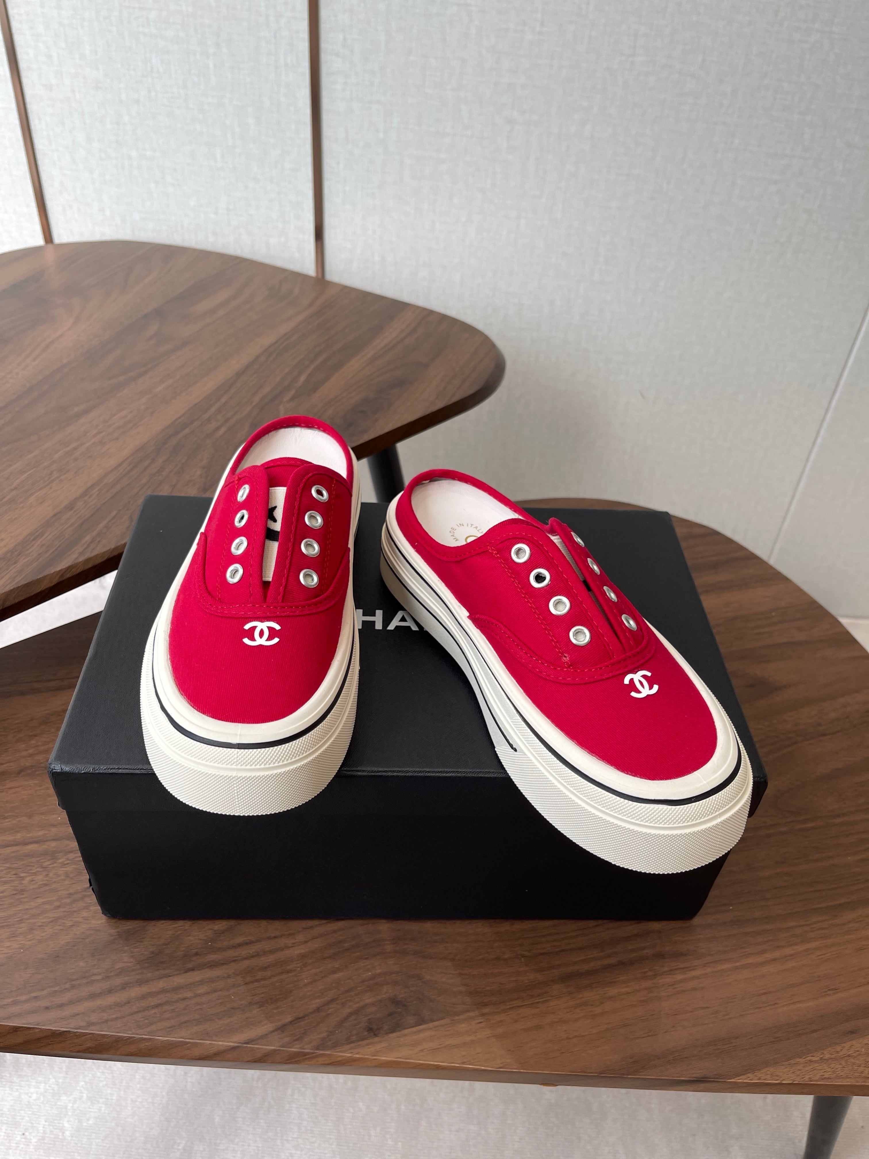 CC 26s Slip-On Platform Red Canvas 727469