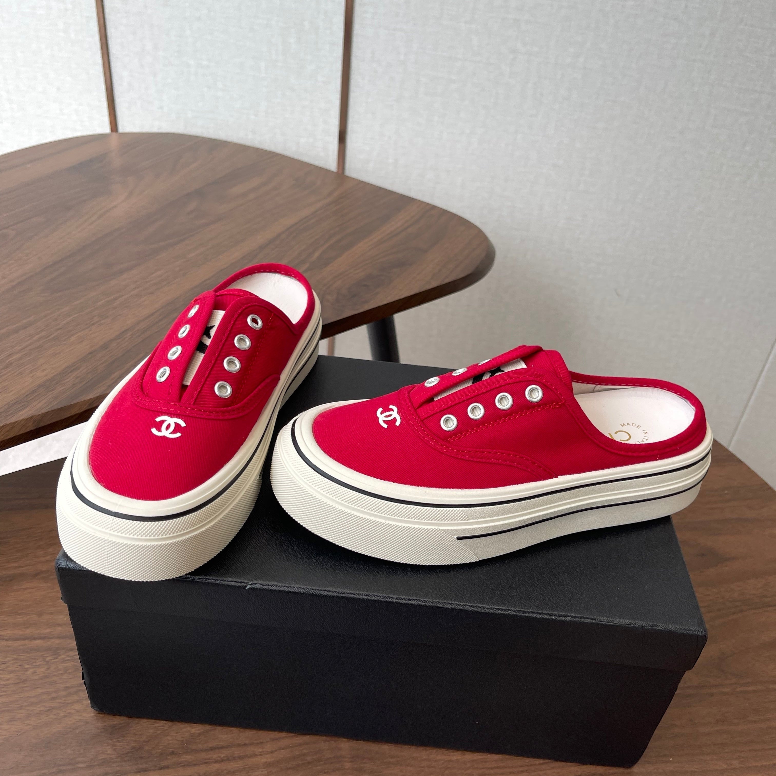 CC 26s Slip-On Platform Red Canvas 727469