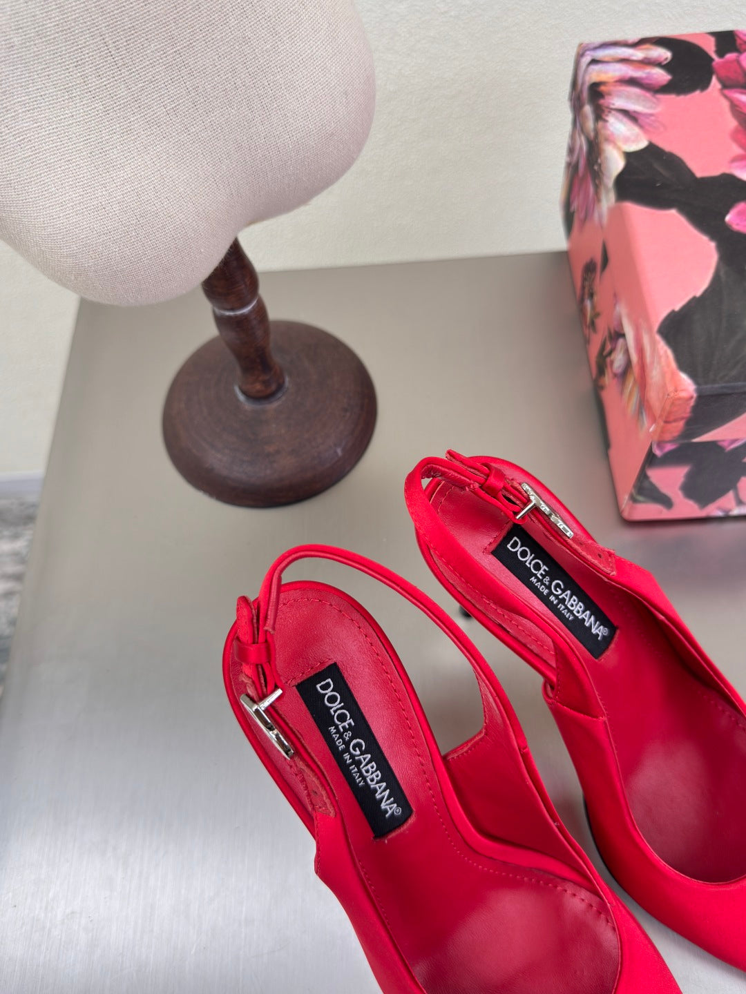 DC Slingback Pumps Red Silk & Sheepskin 343143