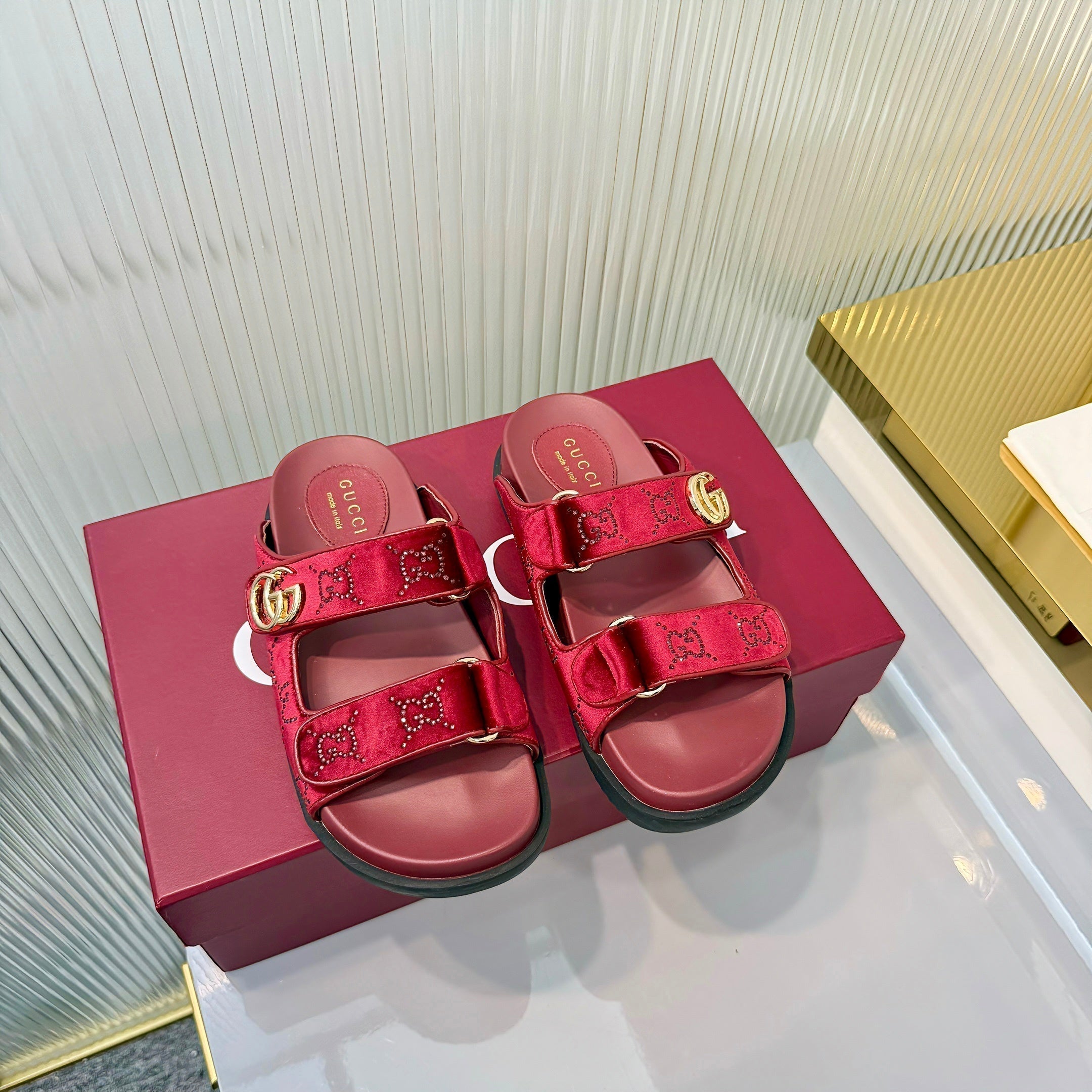 GG 26s Dad Mule Sandals Red Leather Velvet 714865