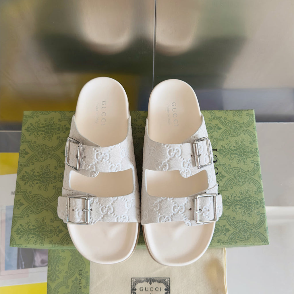 GG Men's Slide White Embossed Suede 595717