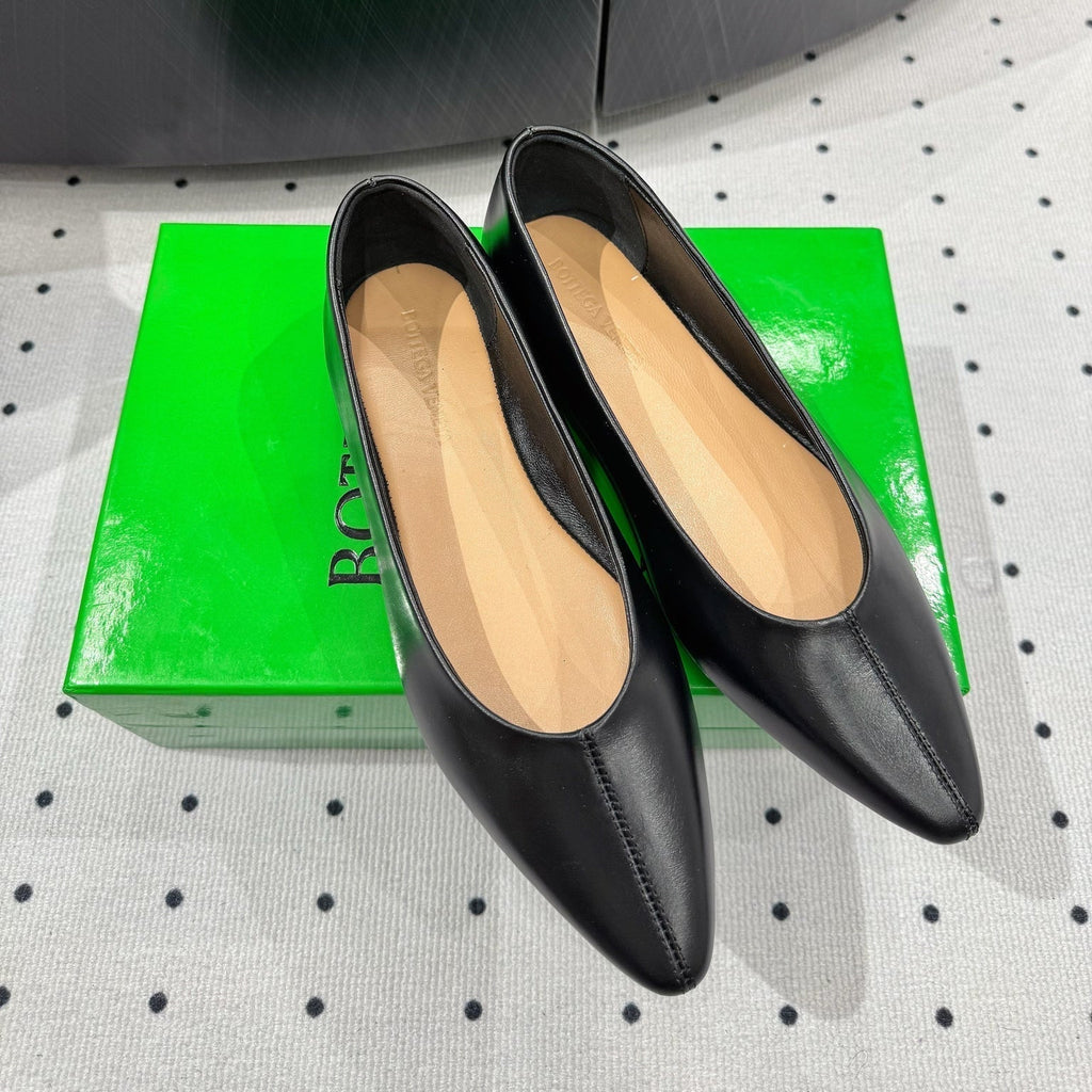 BV 26s Ballet Flats Black Calfskin