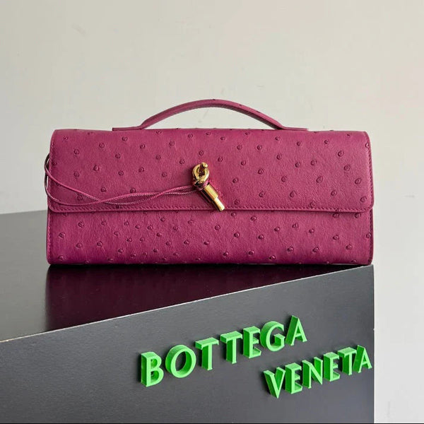Bottega Veneta 2026 Andiamo Clutch 31cm Pink Ostrich Leather 136965