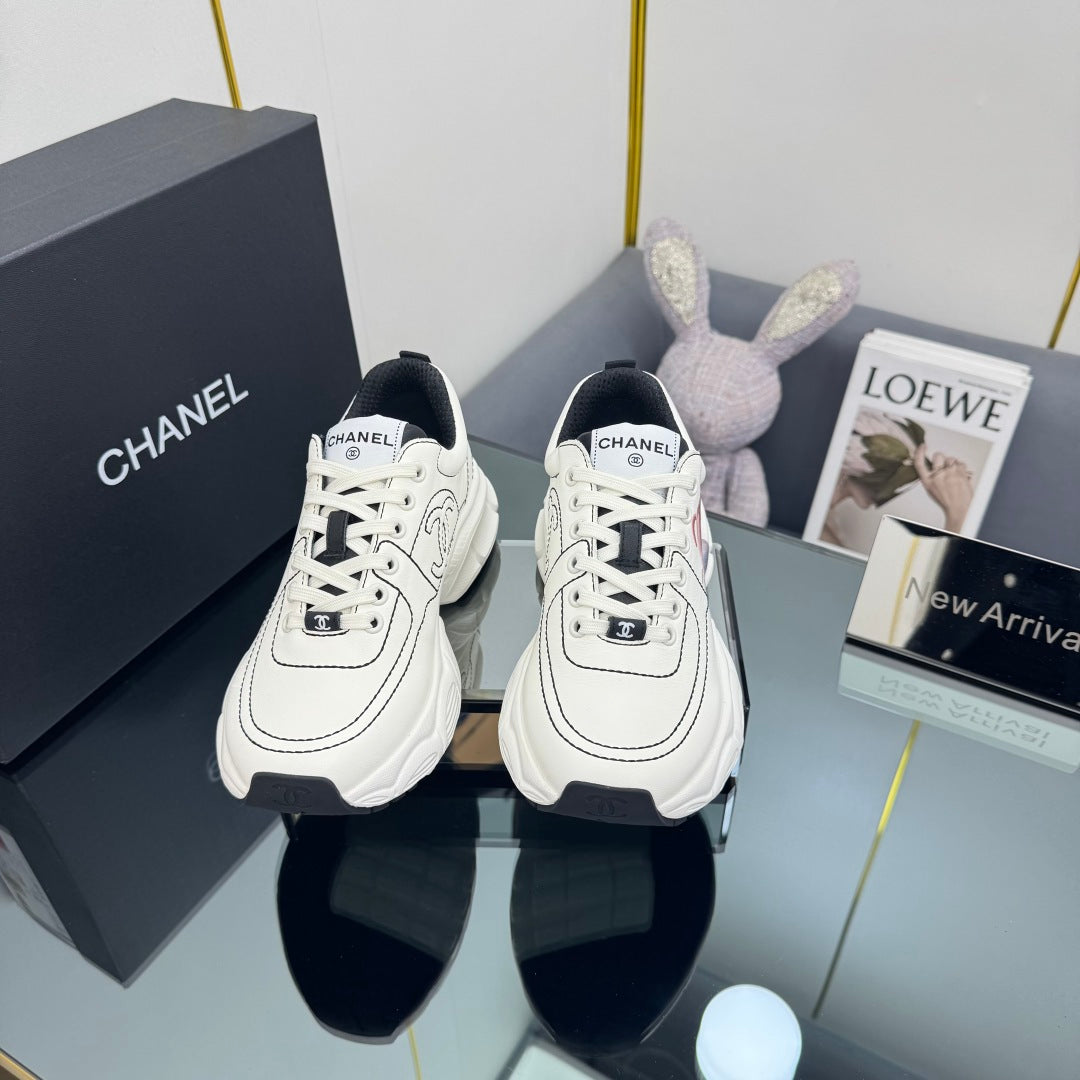 CC Sneaker White with Sticker Cowhide 238622
