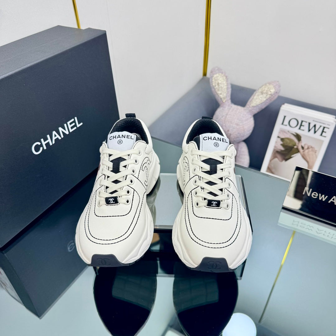 CC Sneaker White with Sticker Cowhide 238623