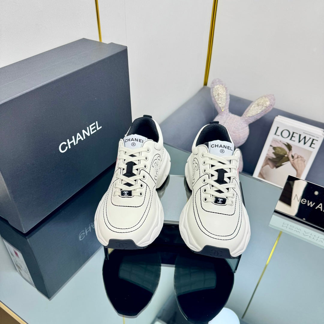 CC Sneaker White with Sticker Cowhide 238627