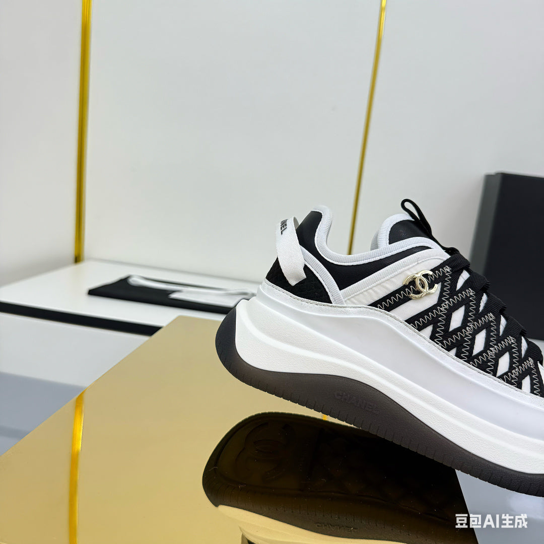 CC 25 Boutiques Sneaker Black White Suede Fabric