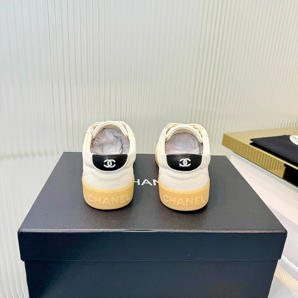 CC 26 Trainer Ivory Suede 713981