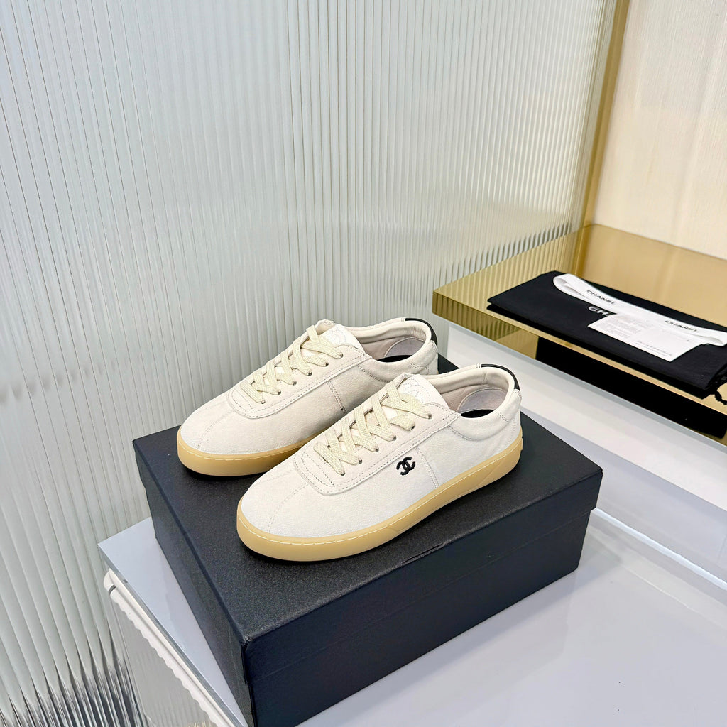 CC 26 Trainer Ivory Suede 713981