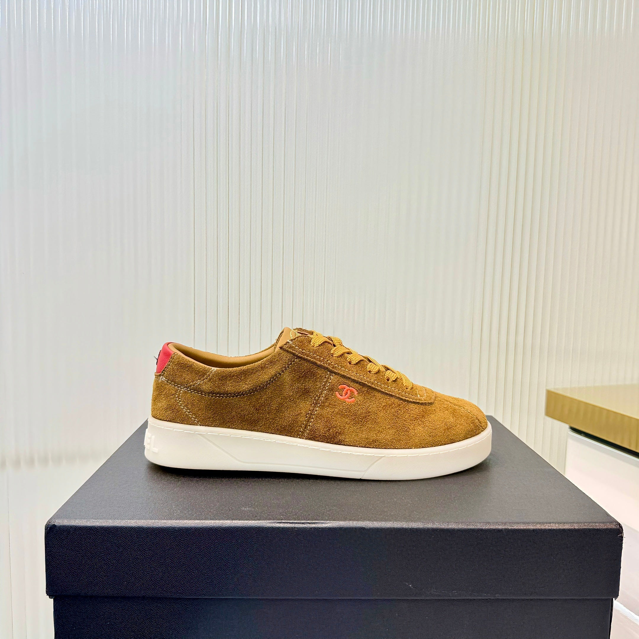 CC 26 Trainer Brown Suede 713982