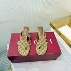 GG Vittoria Thong Sandals Beige Canvas 714870