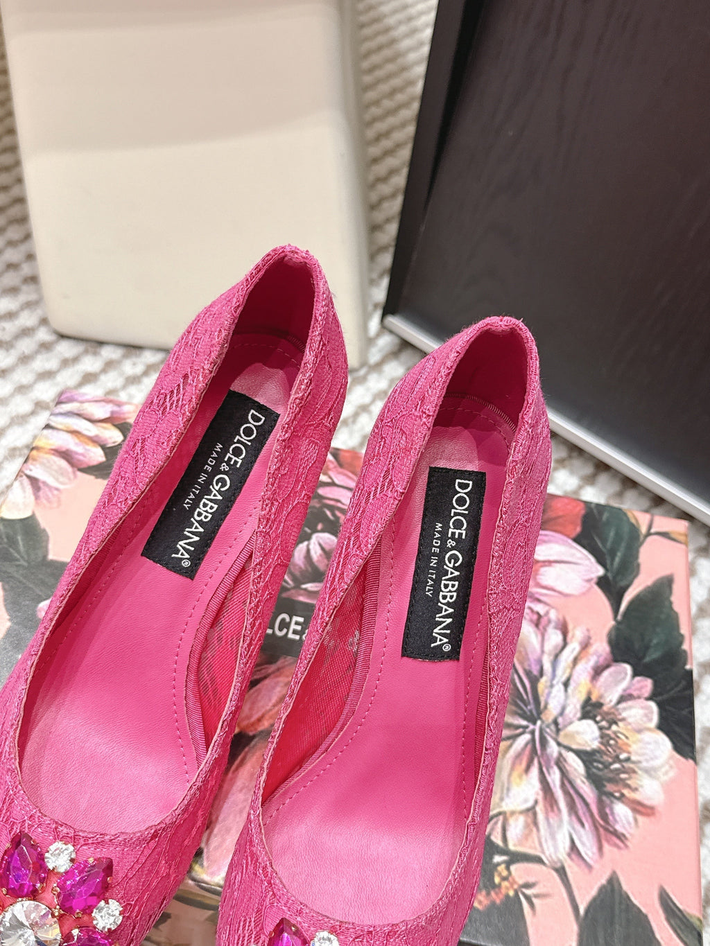 DG Pumps Crystals 9cm Hot Pink Taormina Lace 663083
