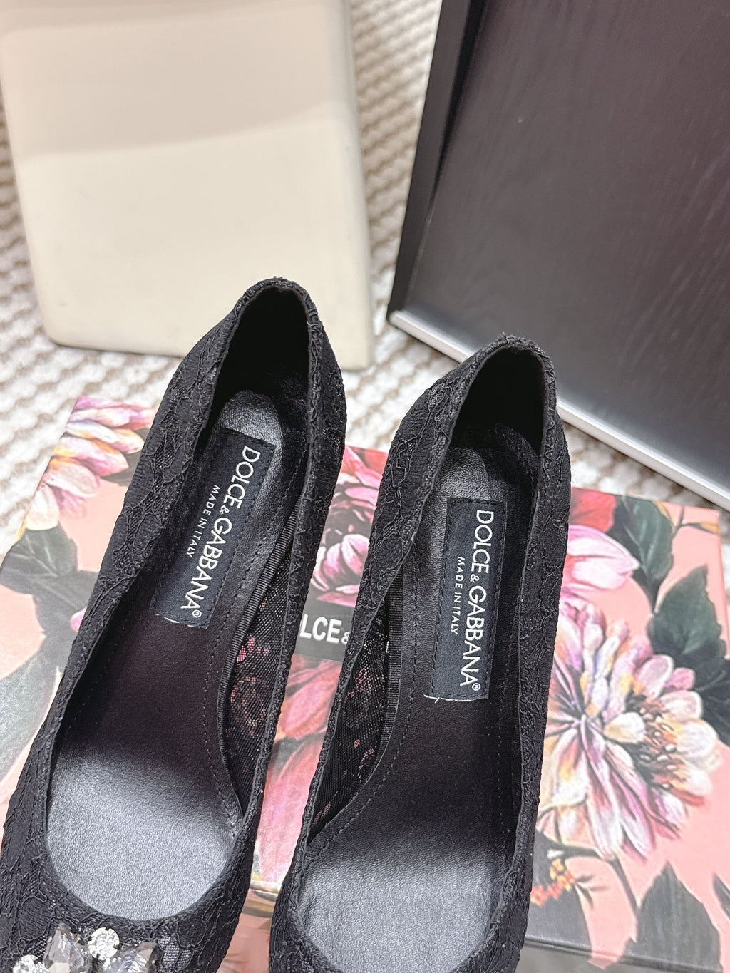 DG Pumps Crystals 9cm Black Taormina Lace 663085