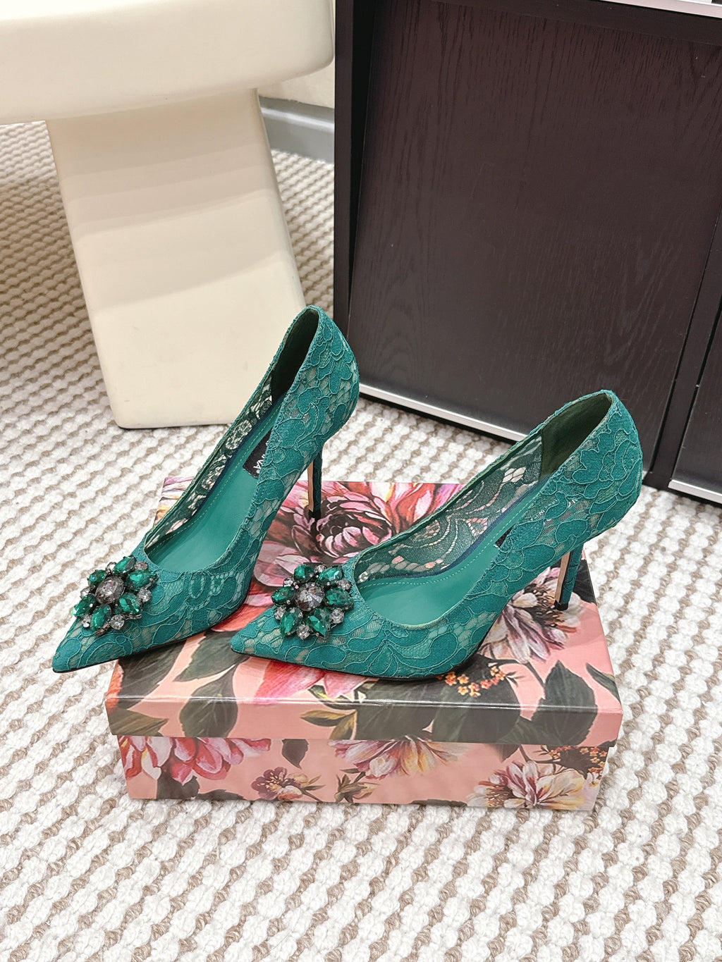 DG Pumps Crystals 9cm Teal Green Taormina Lace 663087