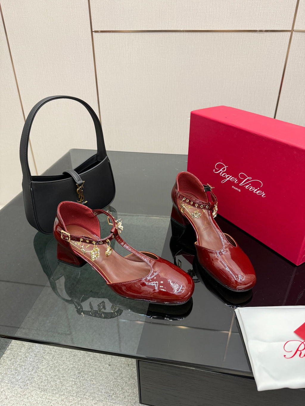 RV 26WF New T-Strap Rhinestone Strap Sandals 4.5 Burgundy Patent Leather 629890