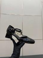 RV 26WF New T-Strap Rhinestone Strap Sandals 4.5 Black Patent Leather 629892