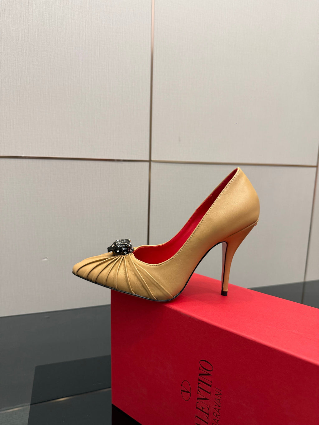 VT Panthea Pumps 105mm Beige Goatskin 630184