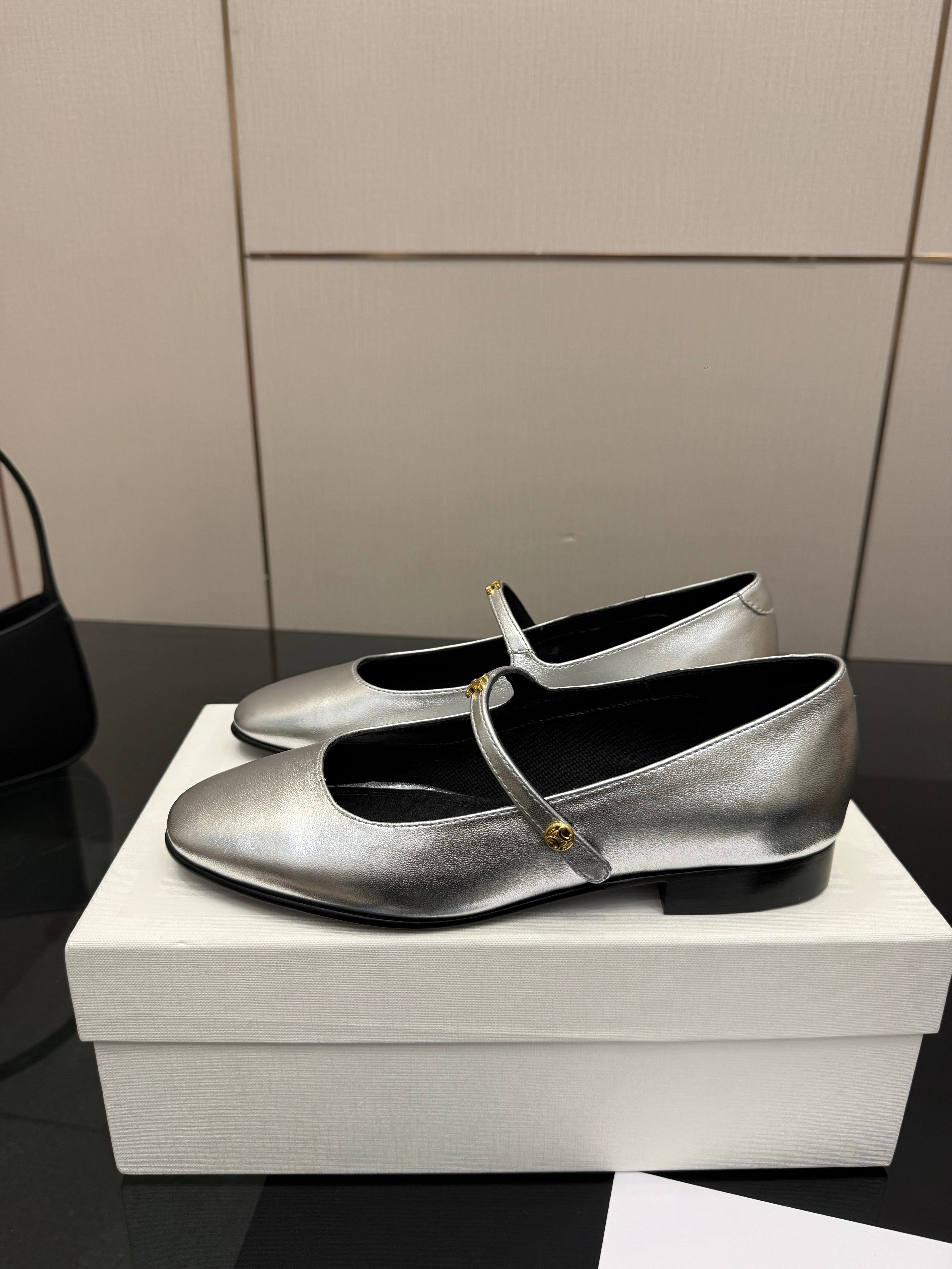 CL City Mary-Jane Sliver Lambskin 725642