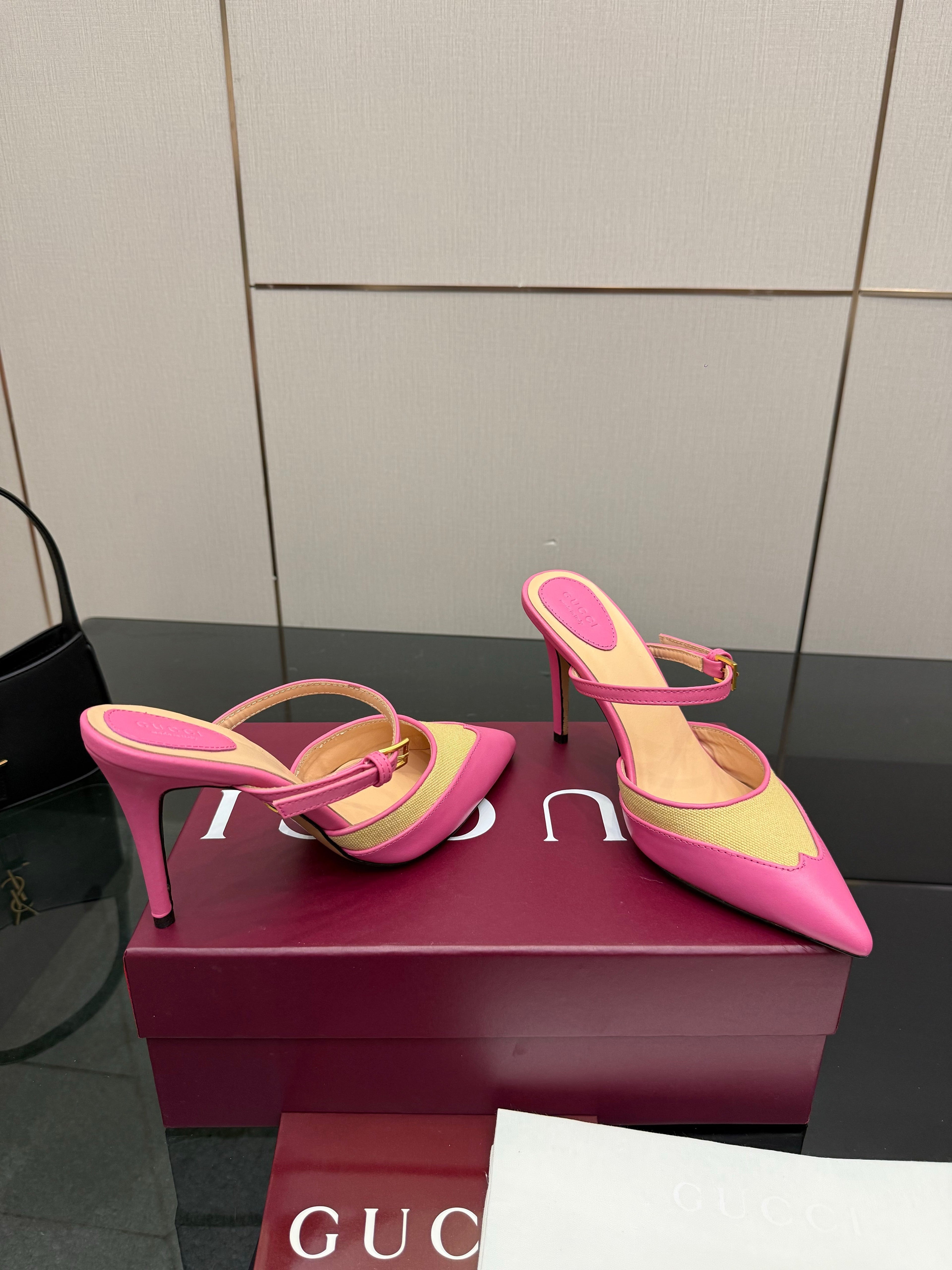GG Pointed-Toe Mules 9.5cm Pink Cowhide 725304