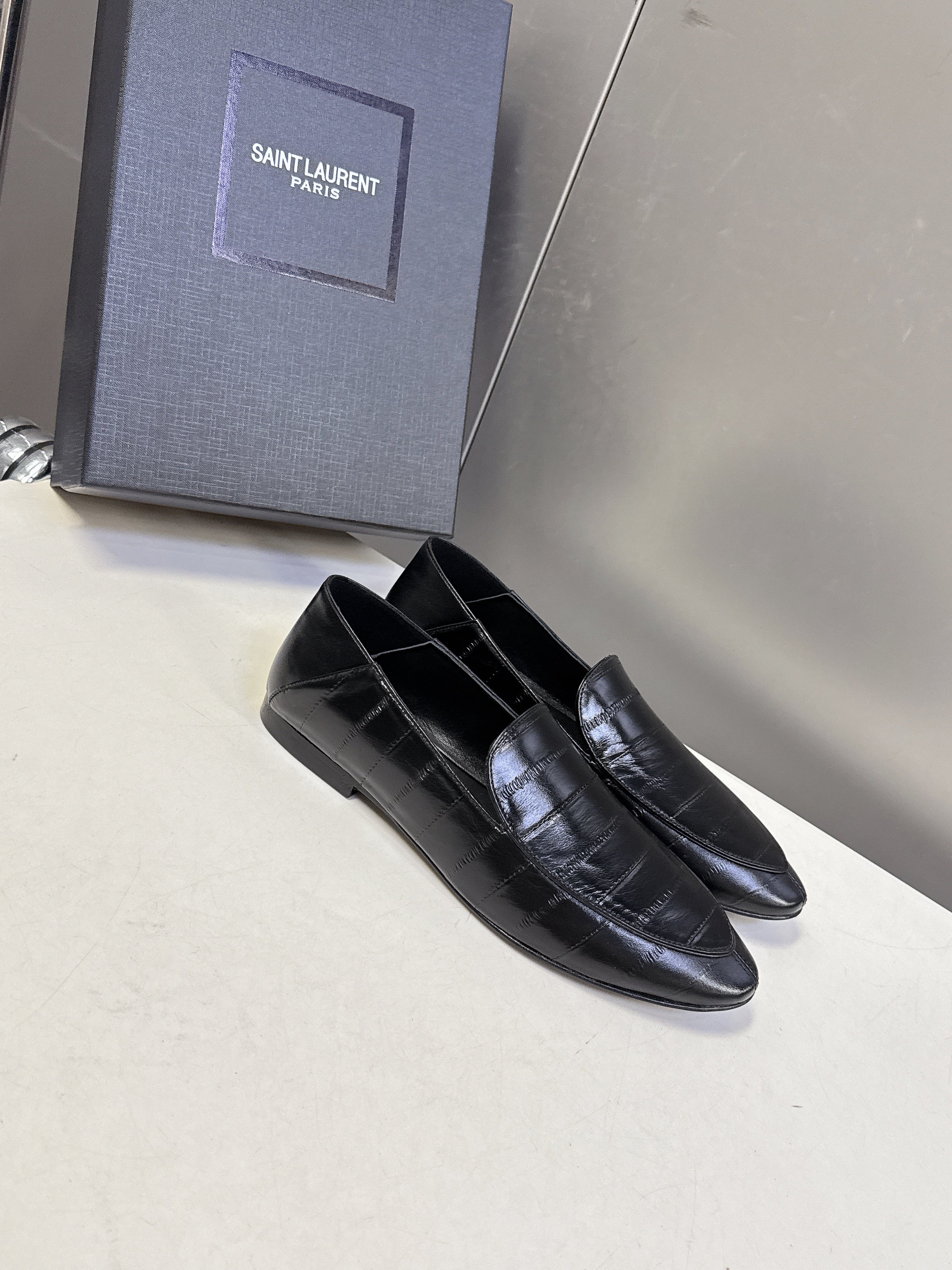 YSL 26s Loafer Black Embossed Leather 635587