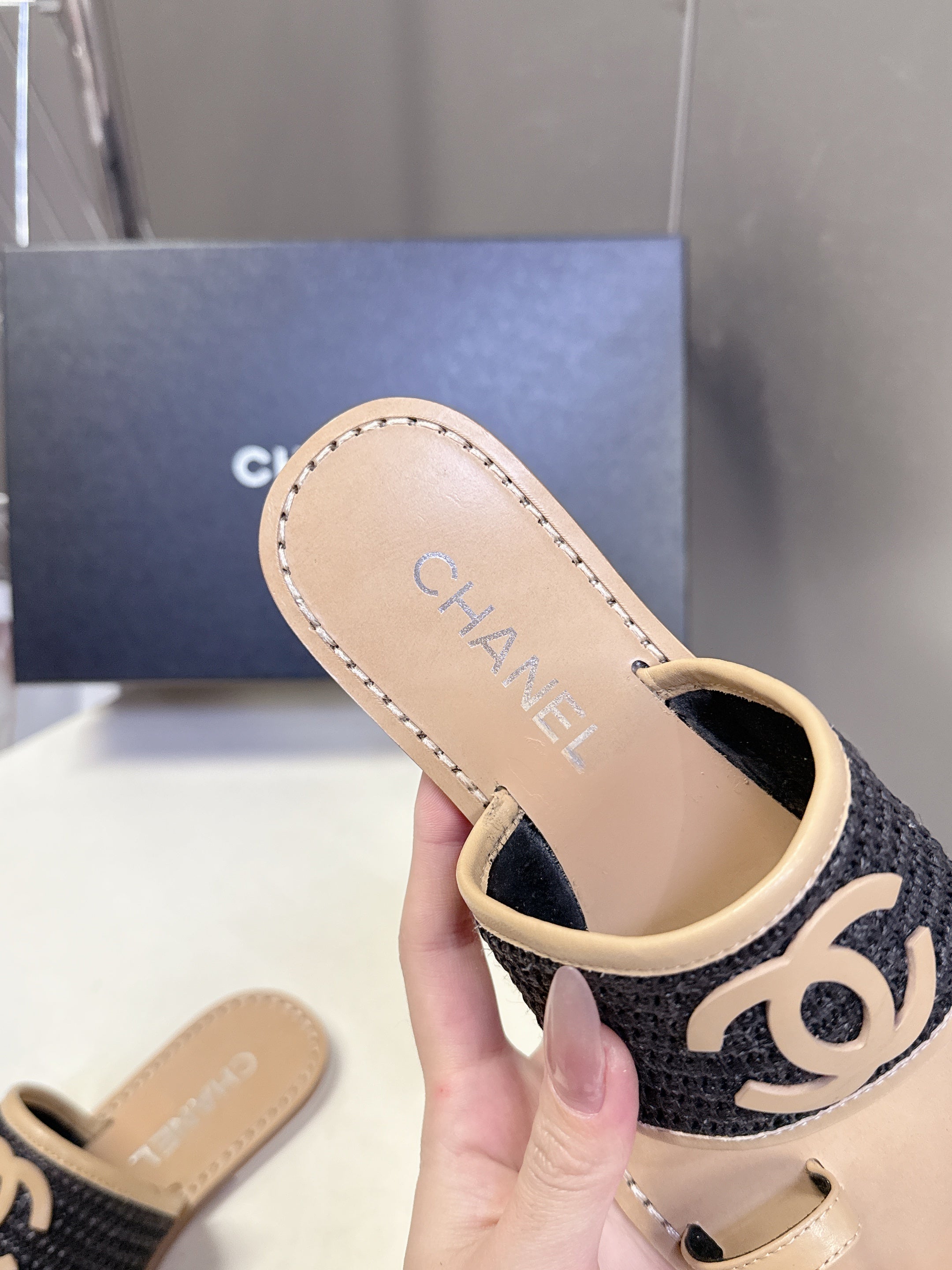 CC Spring Summer 2026 Mules Beige Black Raffia Lambskin 635522