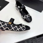CC 25 Mary Jane White Black Quilted Calfskin