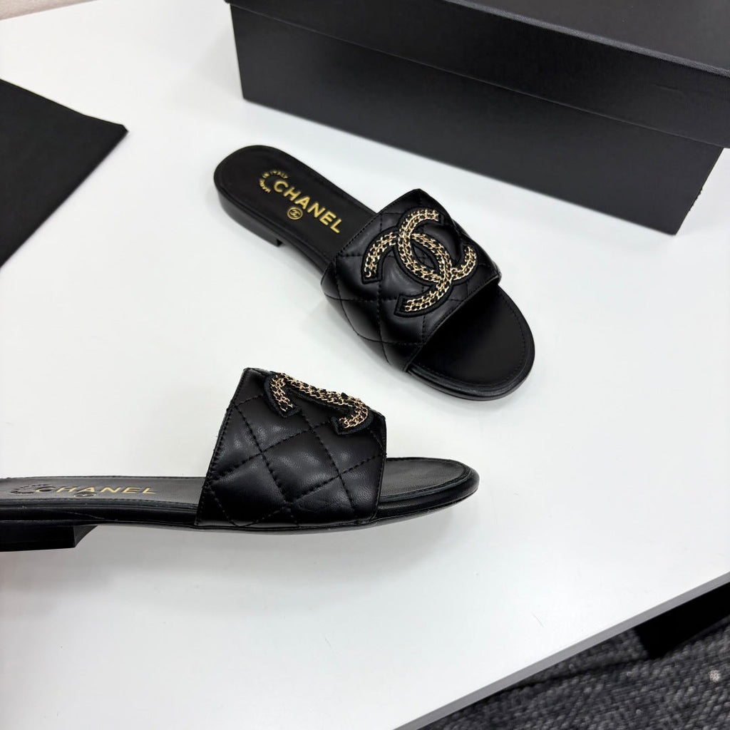 CC 25 Doubble Chain Embroidered Slippers Black Quilted Sheepskin 352490