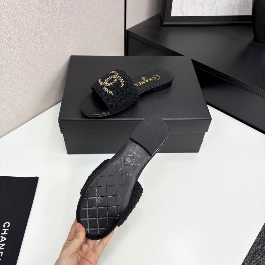 CC 25 Doubble Chain Embroidered Slippers Black Fabric And Sheepskin 352493