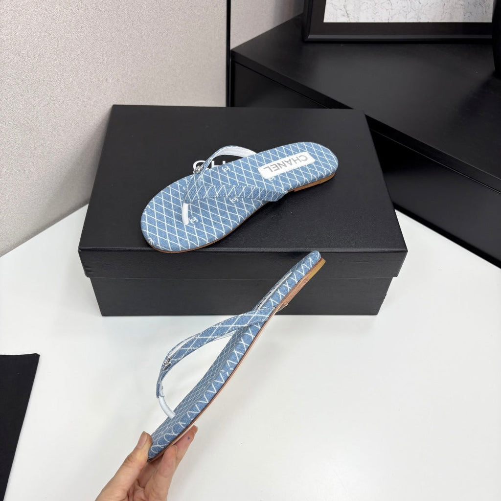 CC Crystal Logo Thong Sandal Light Blue Fabric And Sheepskin352484
