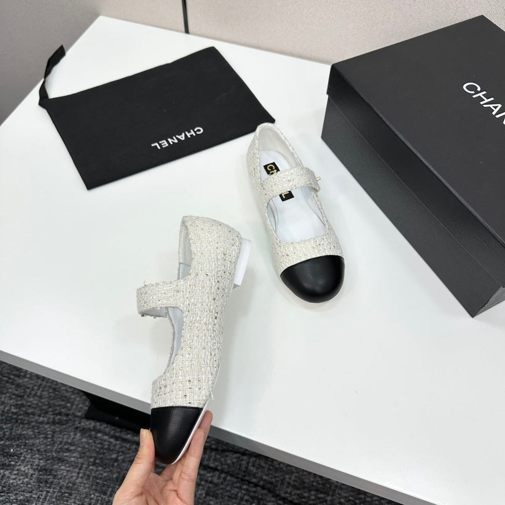 CC25 Mary Janes White Tweed And Black Cowhide 352506