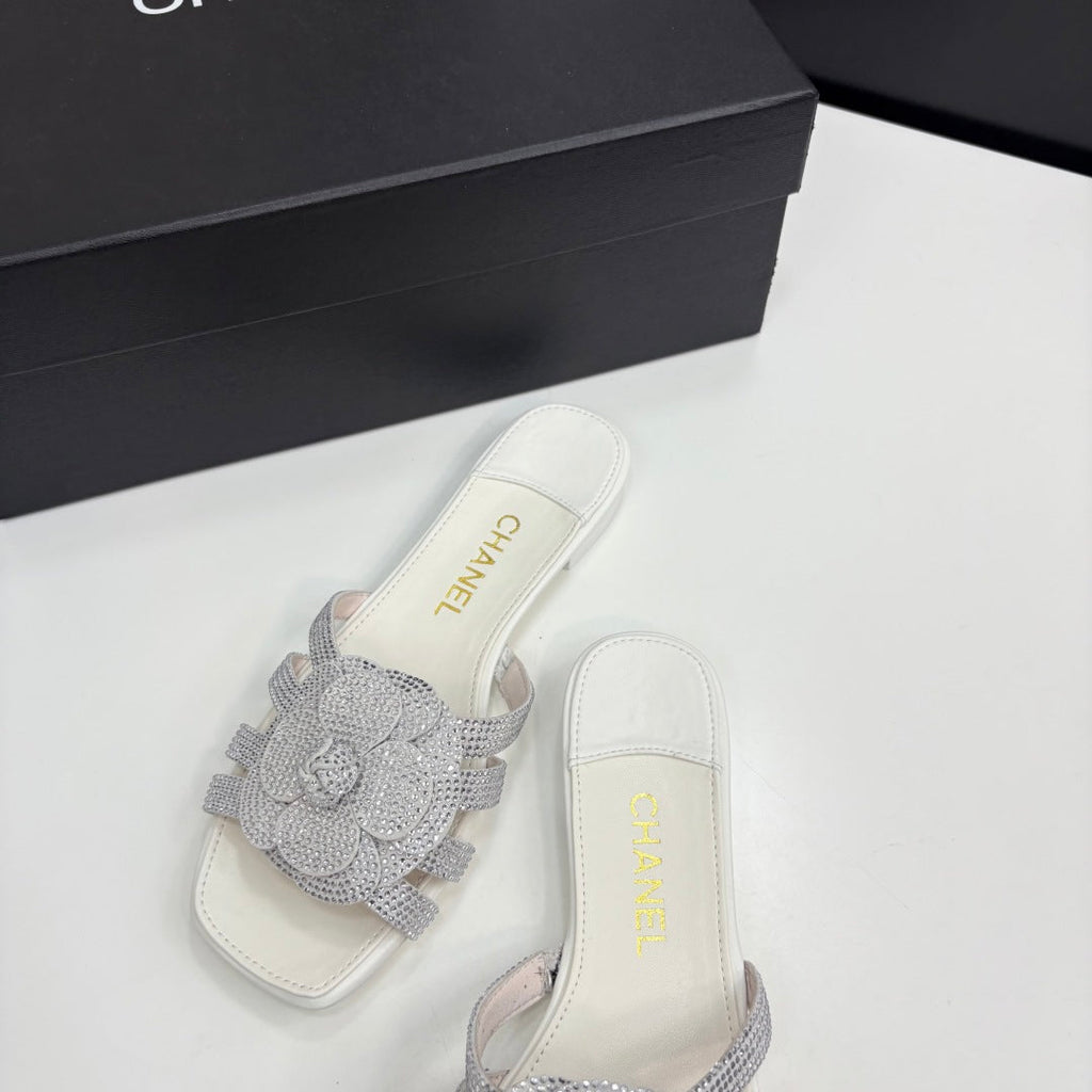 CC 25 Camellia Open Flat Mule Silver Stone Grain And Sheepskin 368852