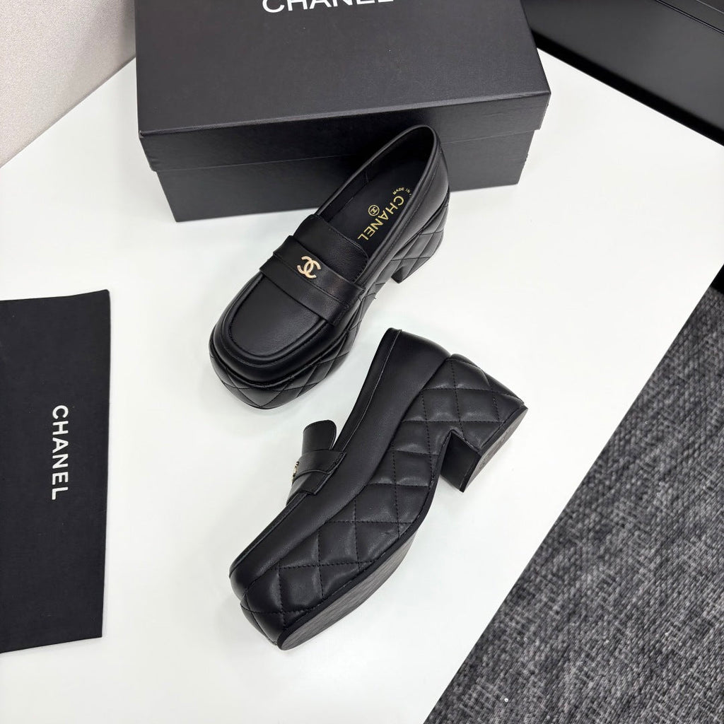 CC 25 Thick-Heeled Loafer 55mm Black Quilted Lambskin 368826